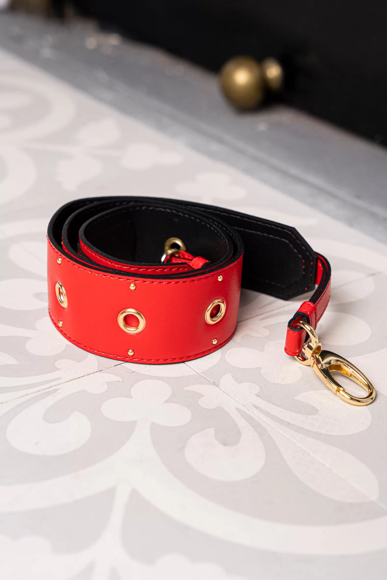 Minuit sur Terre Anse Oeillets Rouge Baiser Fashion