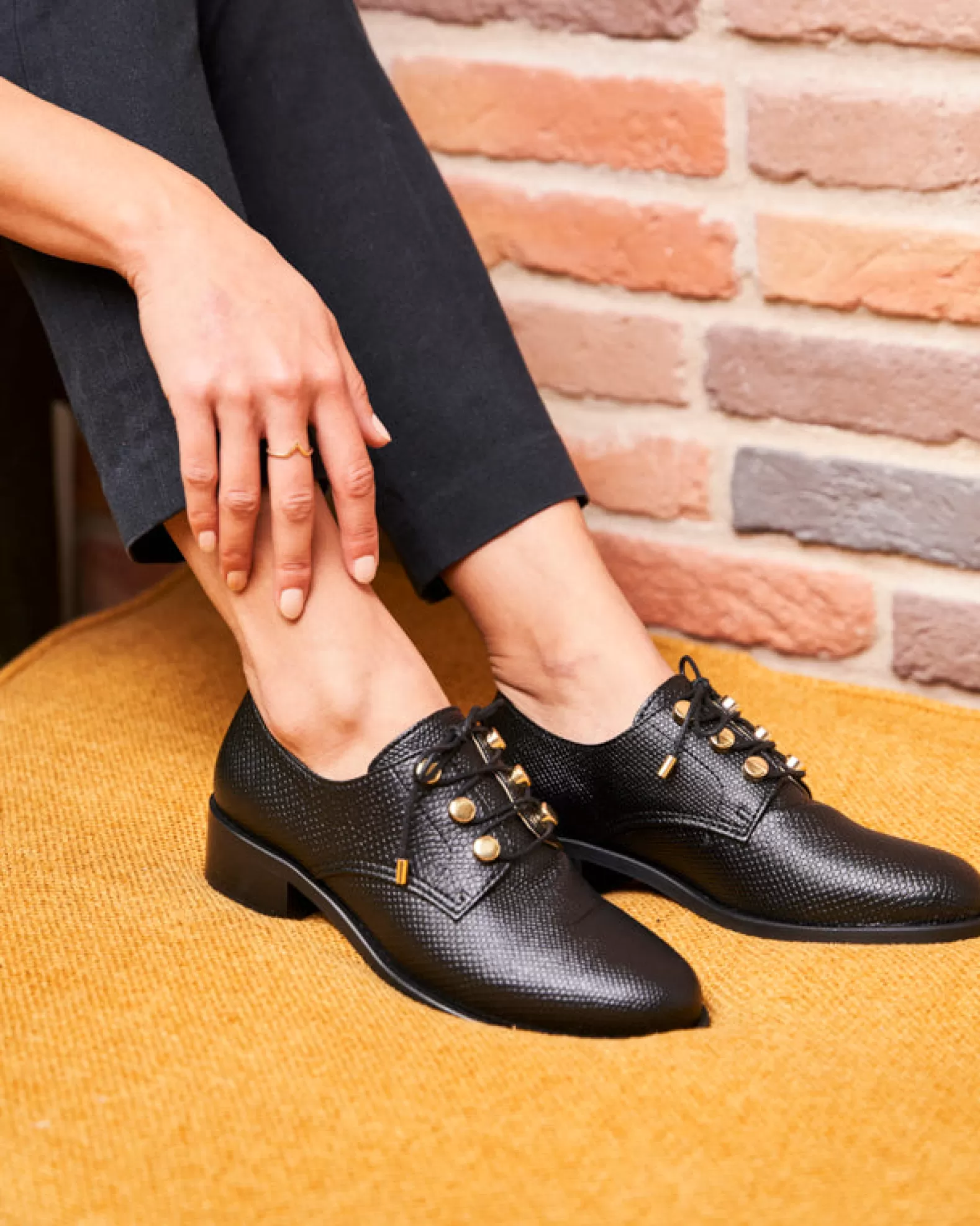 Minuit sur Terre Piccadilly Noir Python Clearance