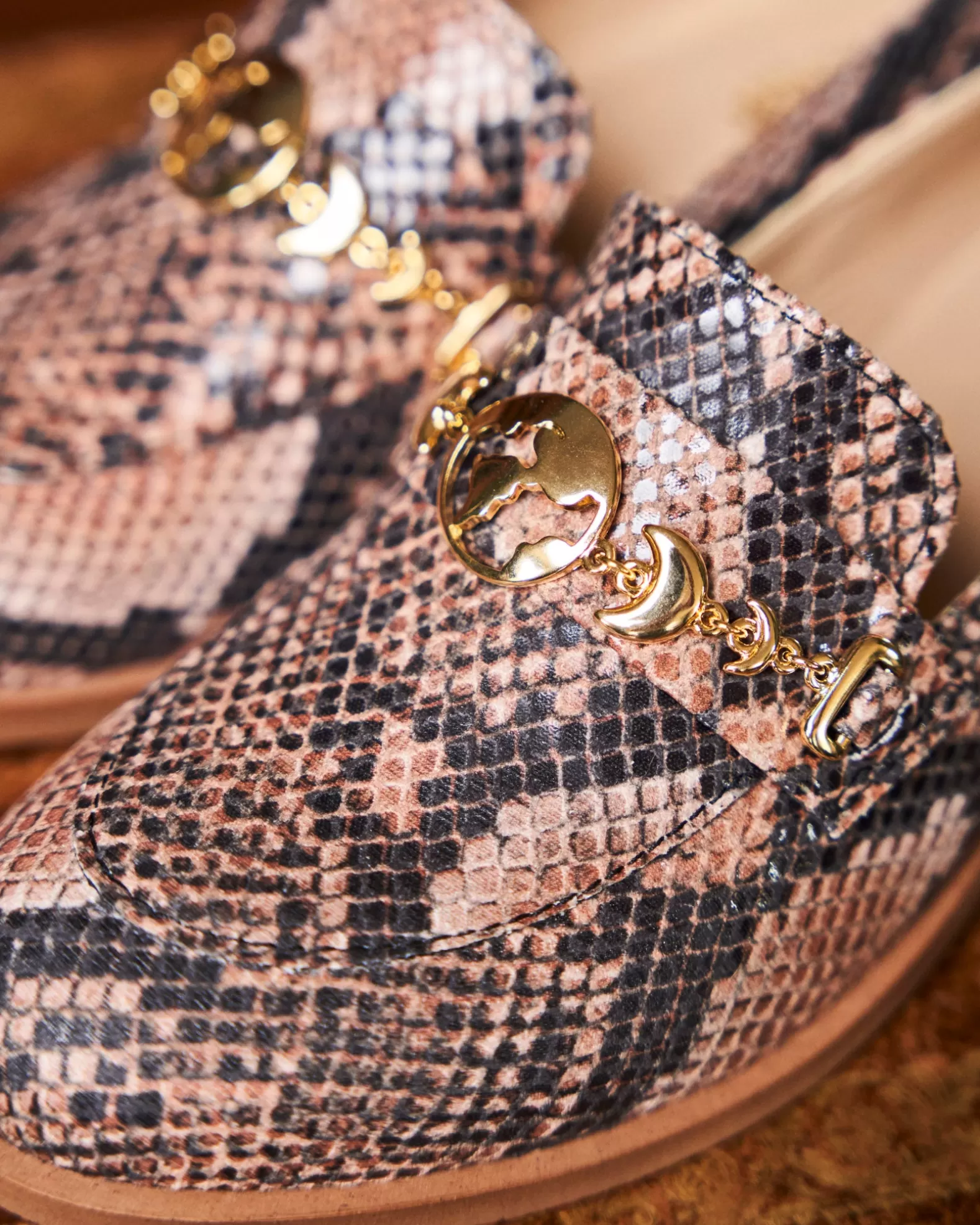 Minuit sur Terre Symbole Serpent Flash Sale