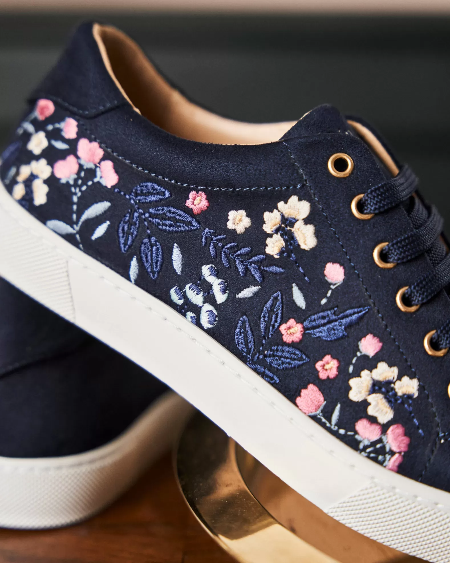 Minuit sur Terre Virevolte Fleurs de Minuit Cheap