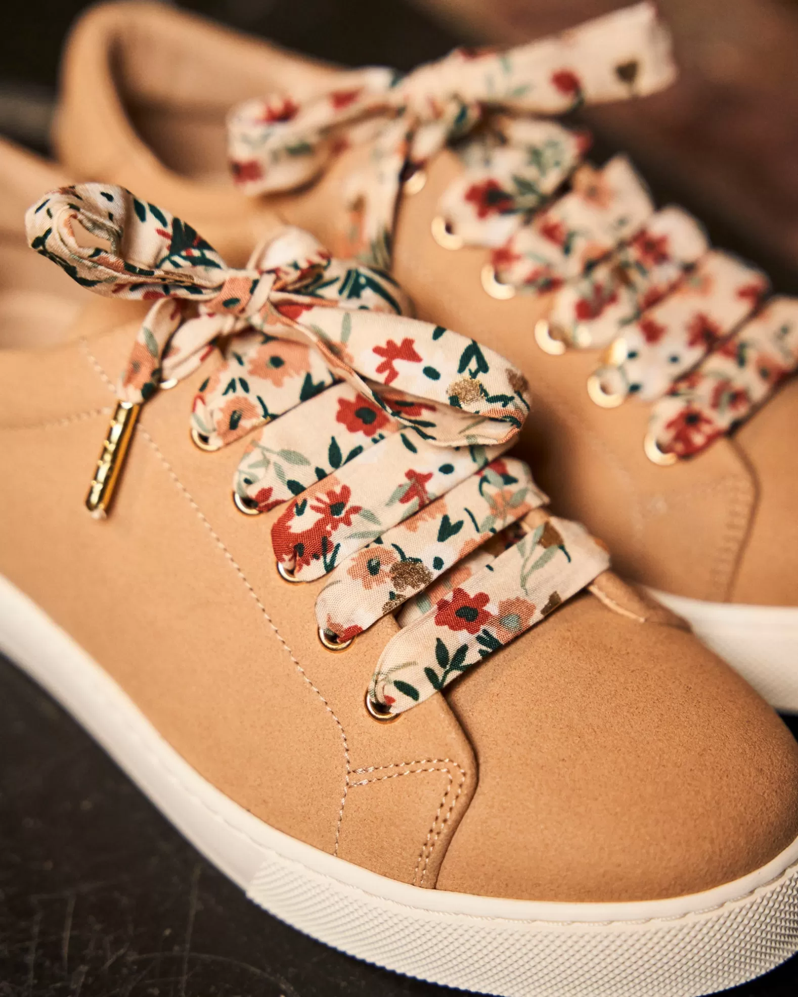 Minuit sur Terre Virevolte Latte Flash Sale