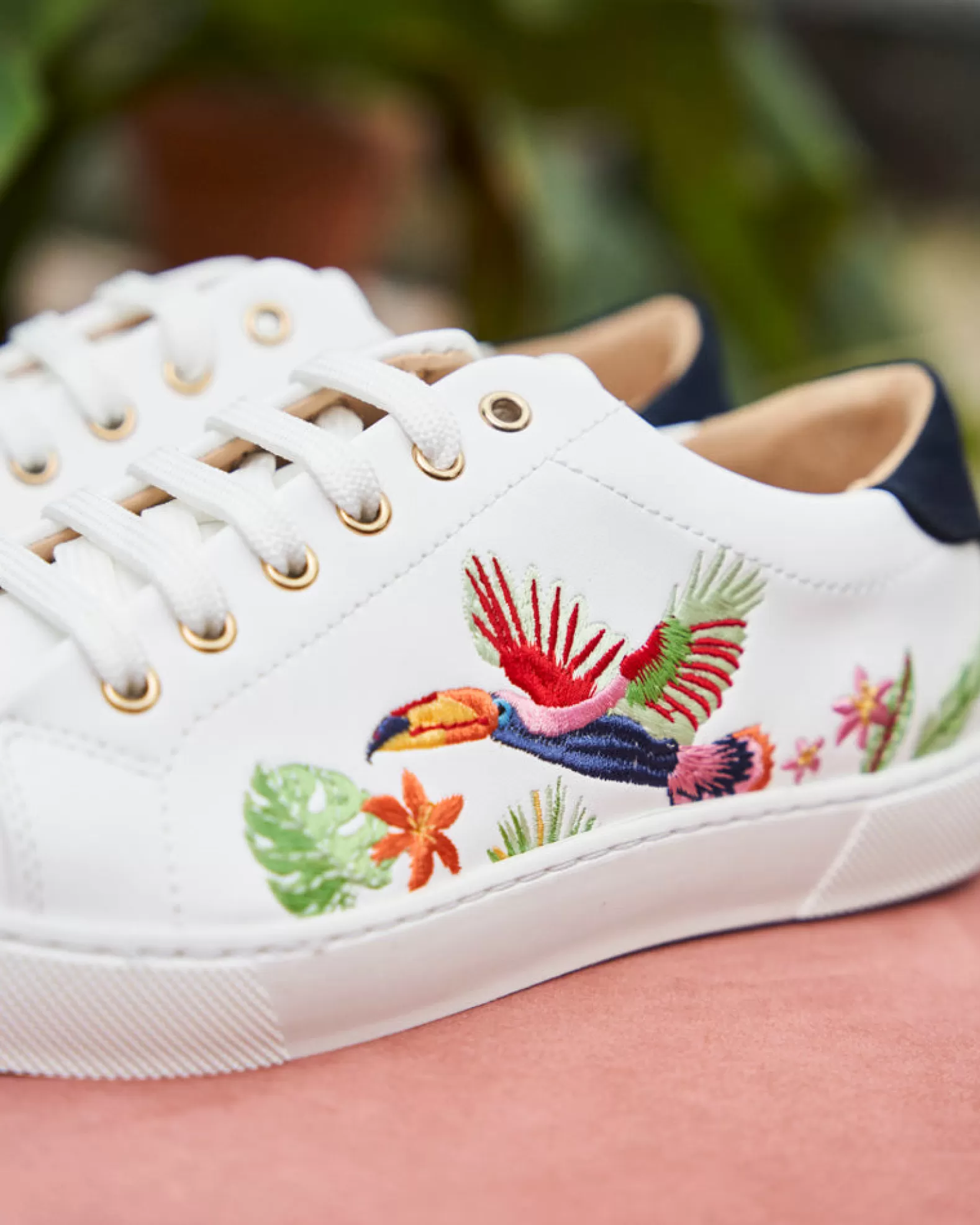 Minuit sur Terre Virevolte Toucans Fashion